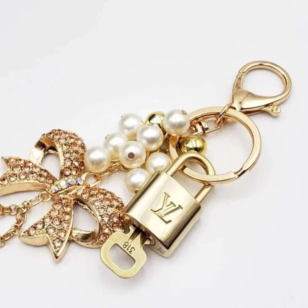 Authentic Louis Vuitton Gold Padlock 🔒 Shiny LV Key + Bag Unbranded Charm